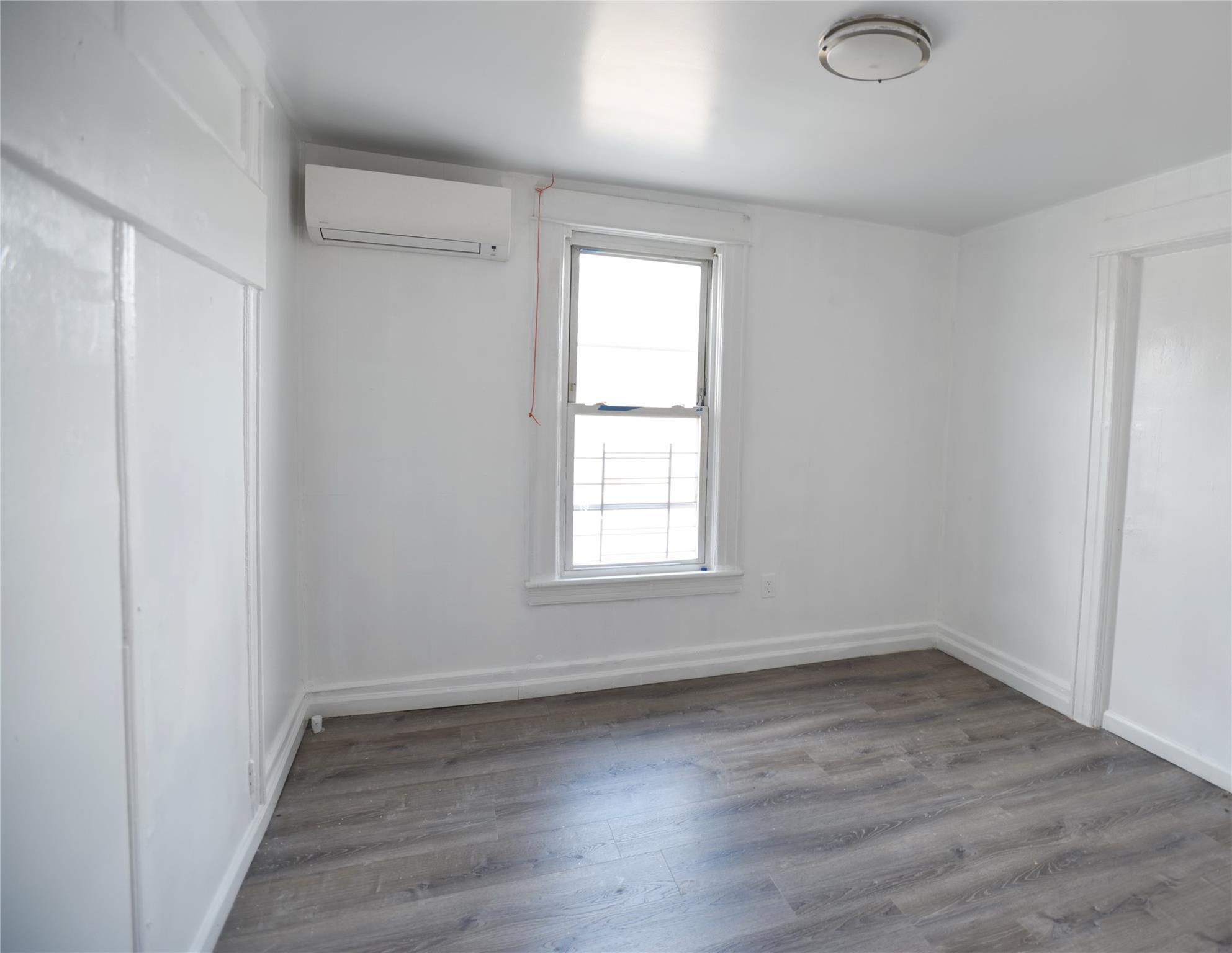 Single Family 75  Queens, NY 11421, MLS-859922-7