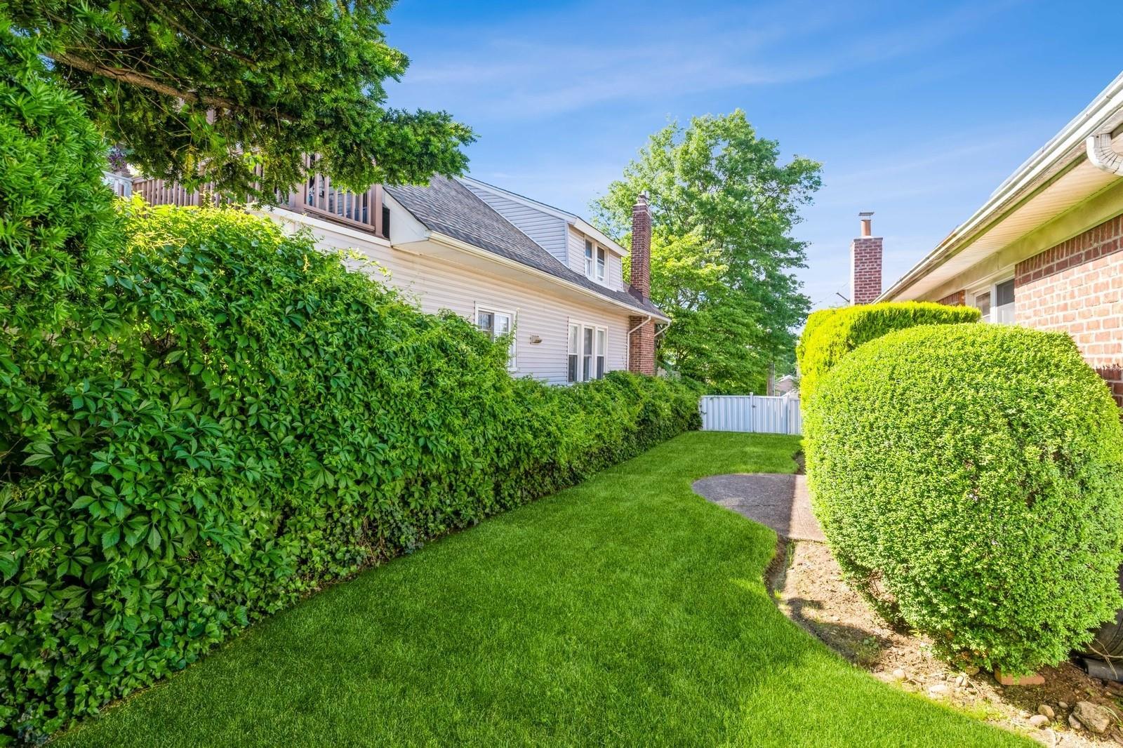 Single Family 36th  Queens, NY 11361, MLS-859930-22