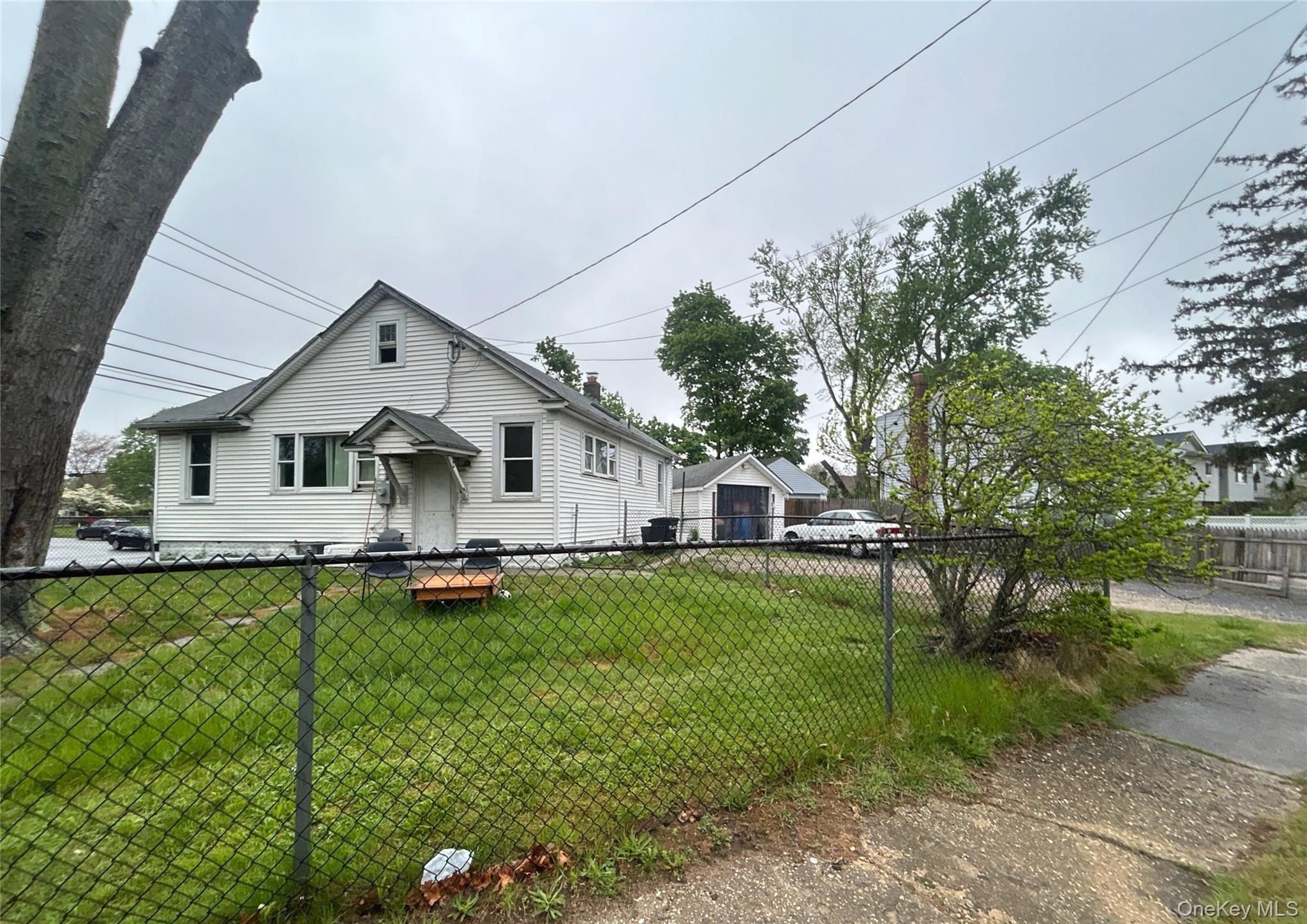 Single Family Straight  Suffolk County, NY 11704, MLS-859951-2