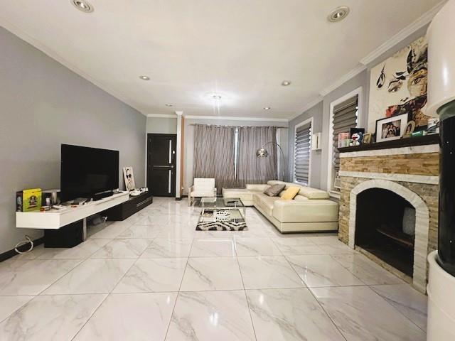 Single Family 90  Queens, NY 11372, MLS-859960-5