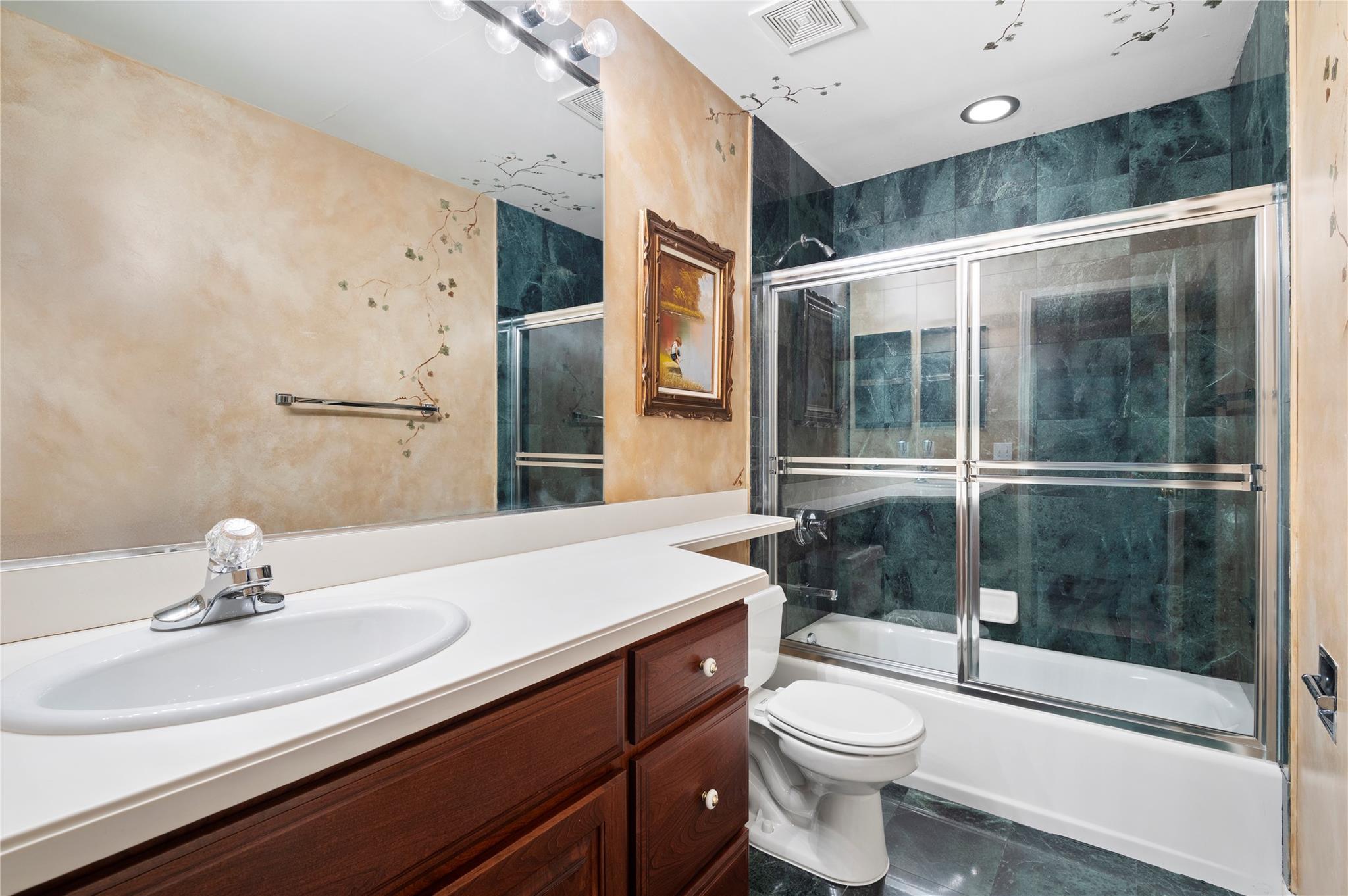 Single Family Roundtop  Westchester County, NY 10710, MLS-859962-12