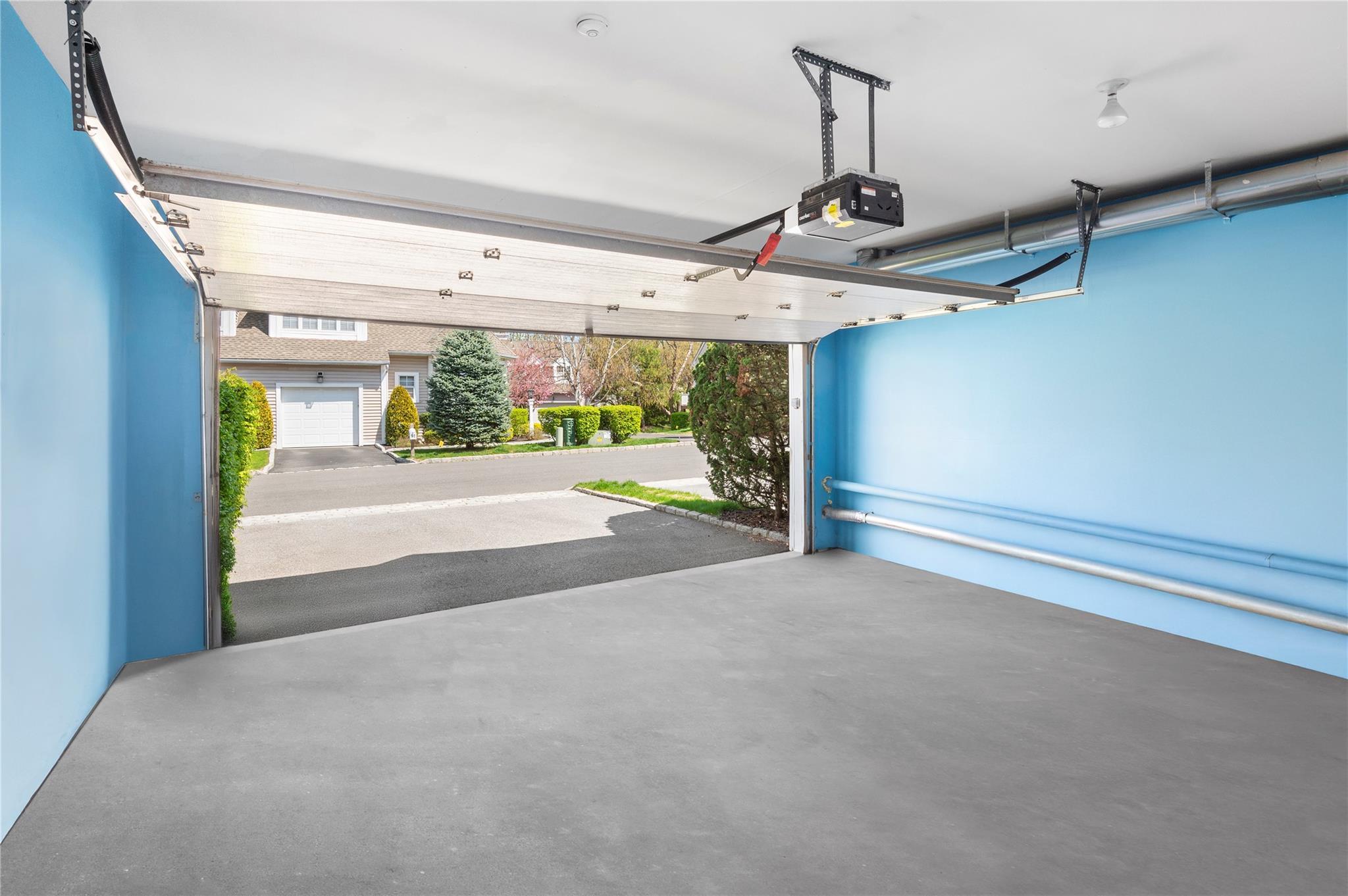 Single Family Roundtop  Westchester County, NY 10710, MLS-859962-17