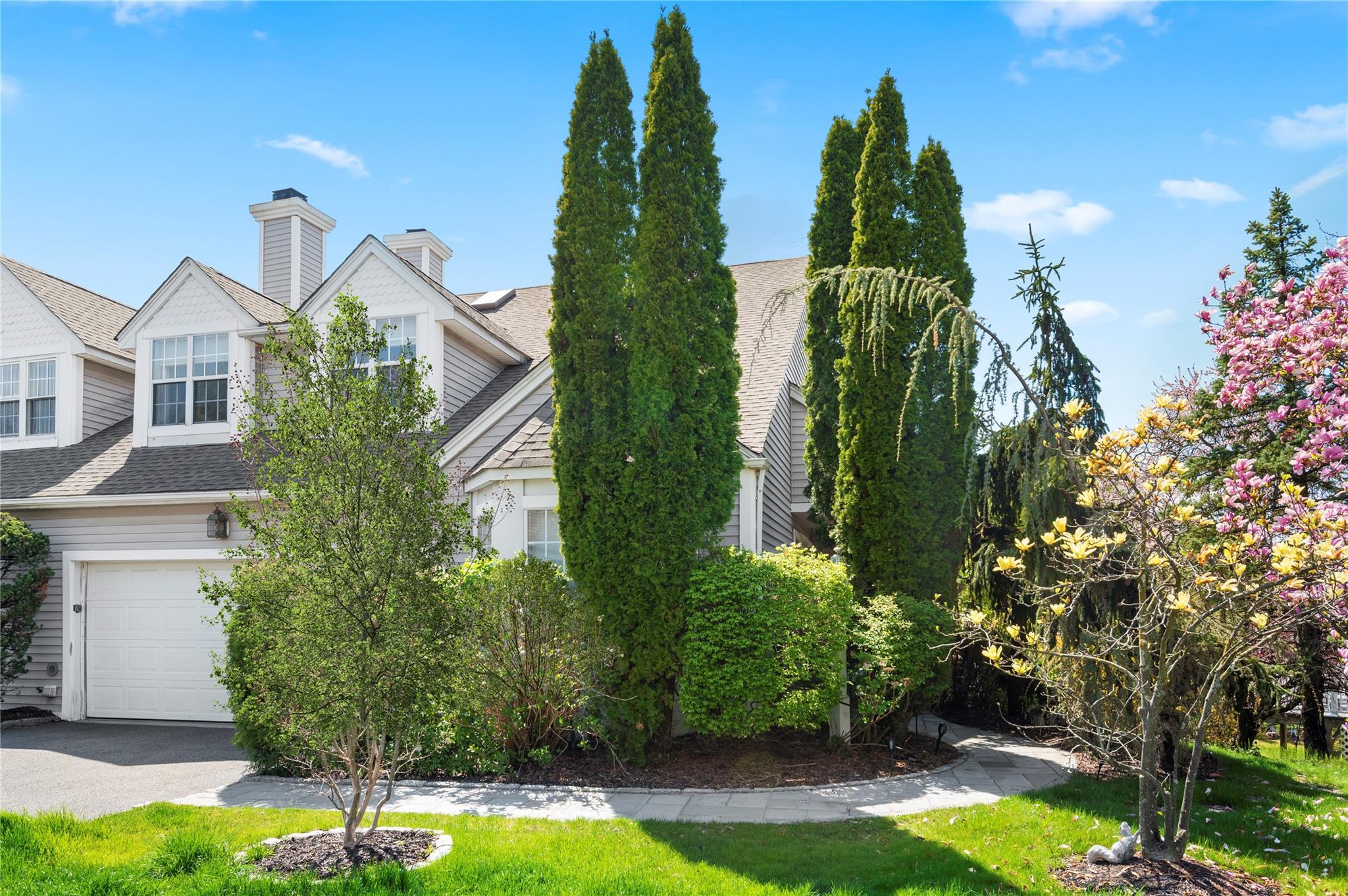 Single Family Roundtop  Westchester County, NY 10710, MLS-859962-18