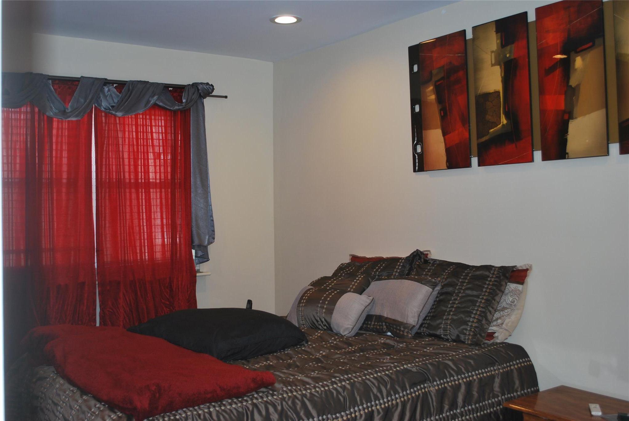 Single Family Paerdegat 13th  Brooklyn, NY 11236, MLS-859991-16