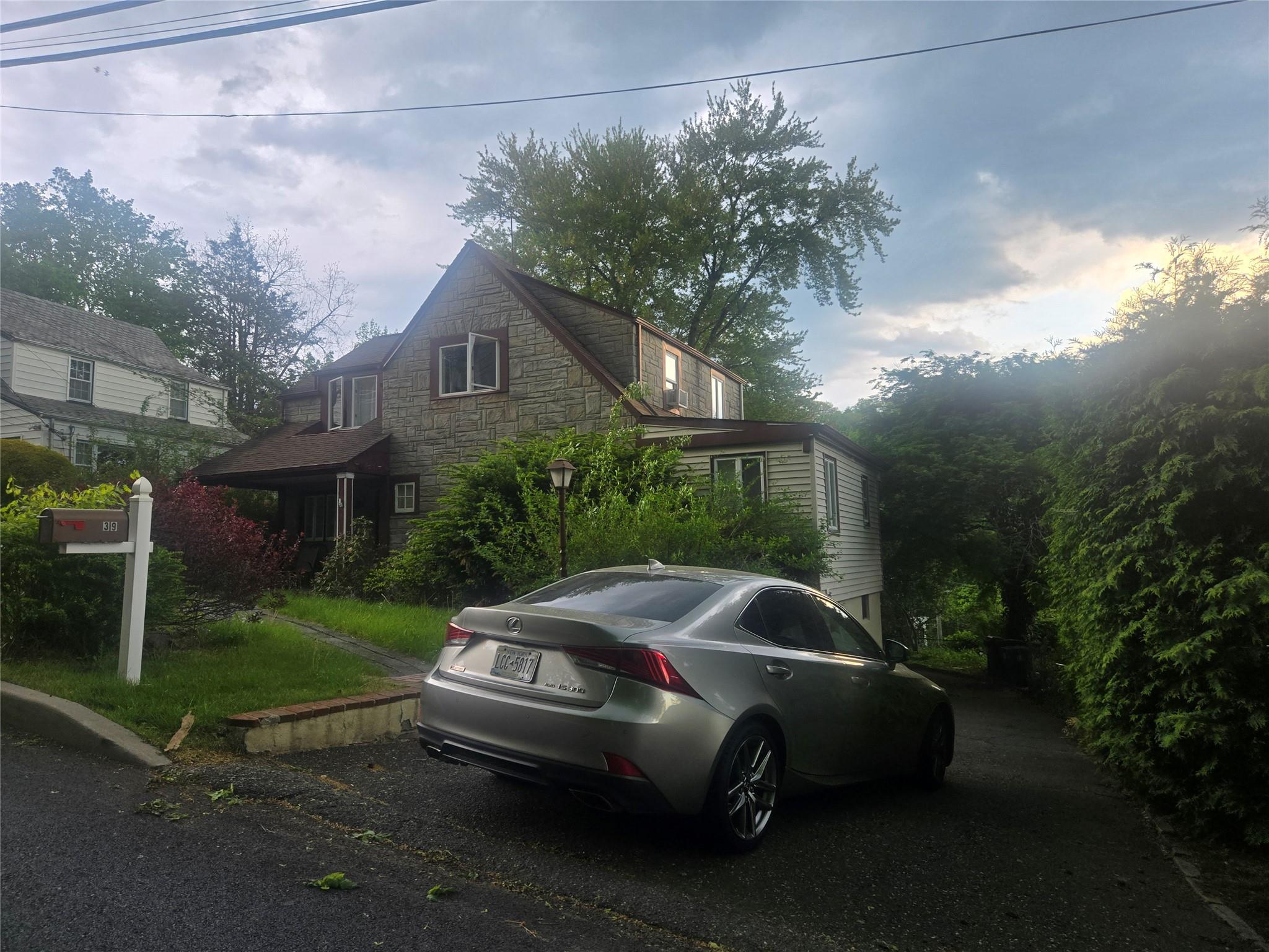 Single Family Hillcrest  Westchester County, NY 10530, MLS-859993-2