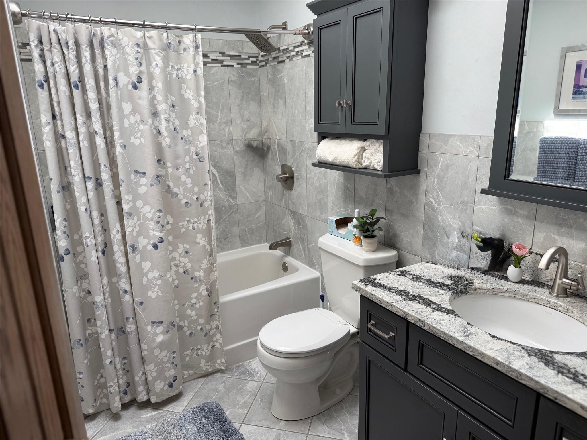 Single Family Lisa  Ulster County, NY 12528, MLS-860016-40
