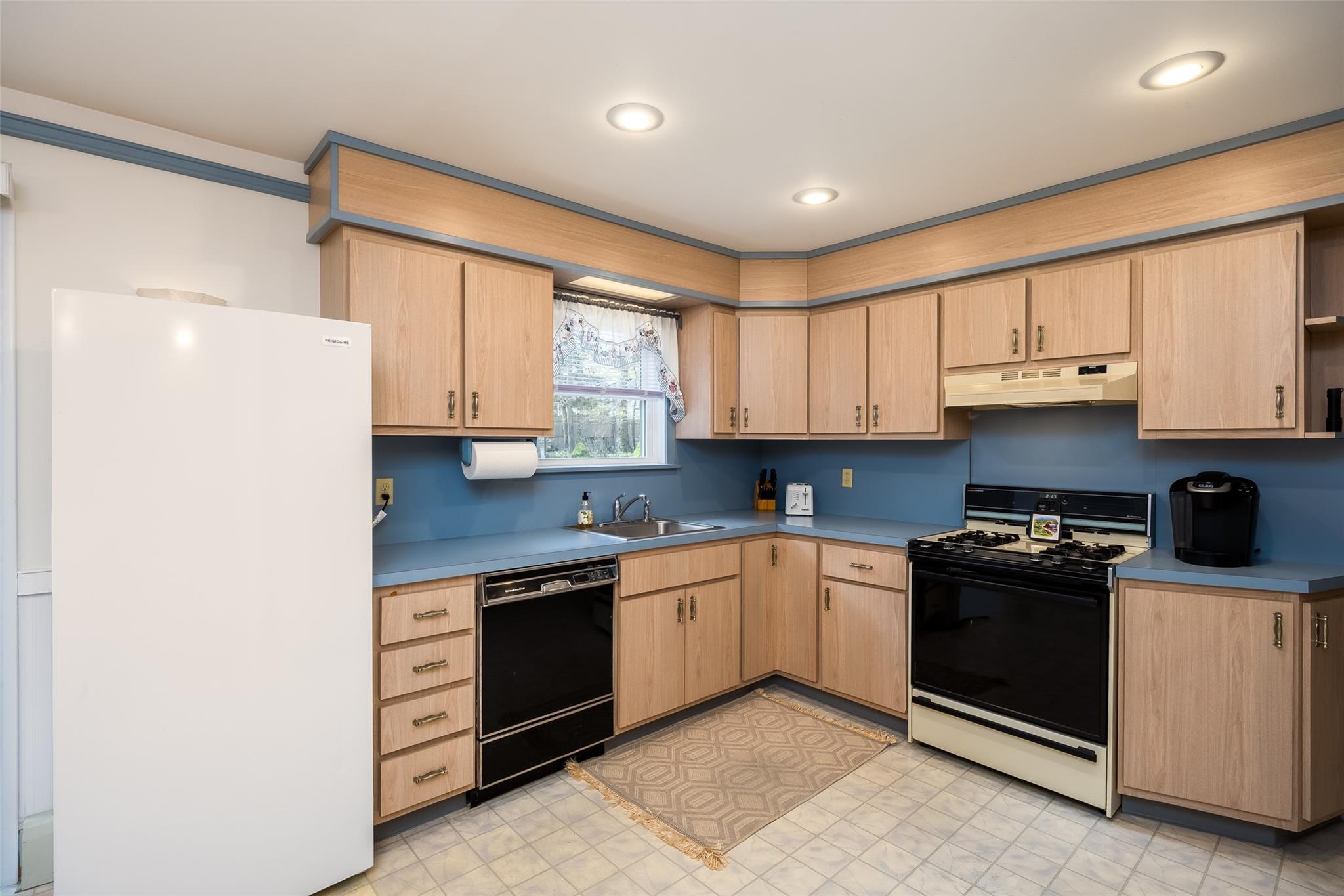 Single Family Anthony  Suffolk County, NY 11741, MLS-860021-23