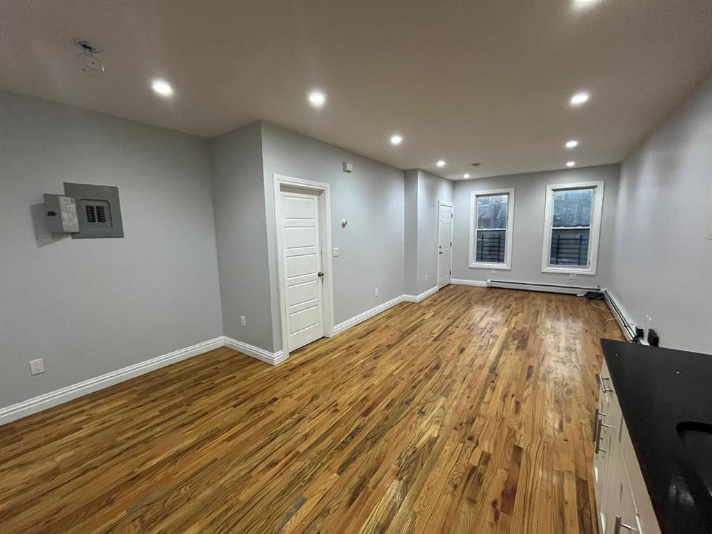 Apartment Logan  Brooklyn, NY 11208, MLS-860048-2