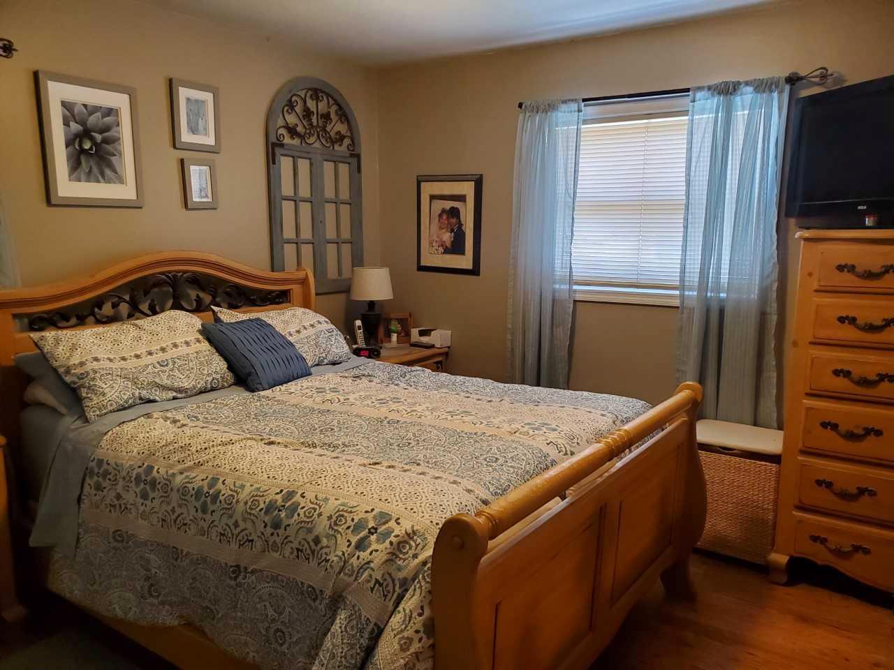 Single Family Holiday Park  Suffolk County, NY 11720, MLS-860060-12