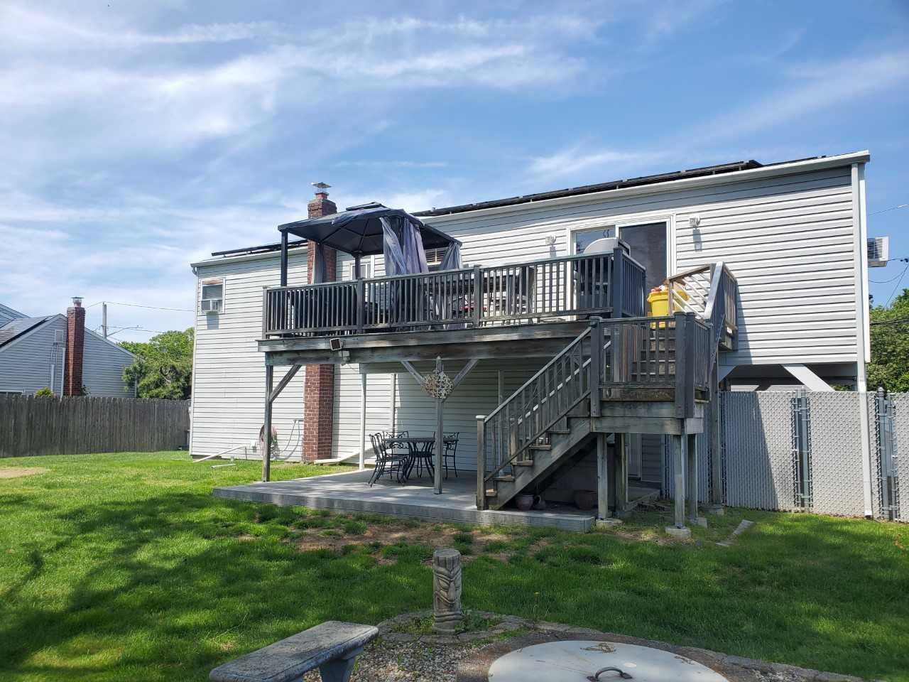 Single Family Holiday Park  Suffolk County, NY 11720, MLS-860060-16