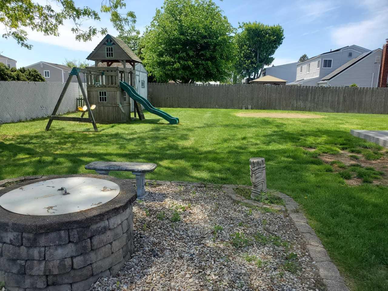 Single Family Holiday Park  Suffolk County, NY 11720, MLS-860060-20