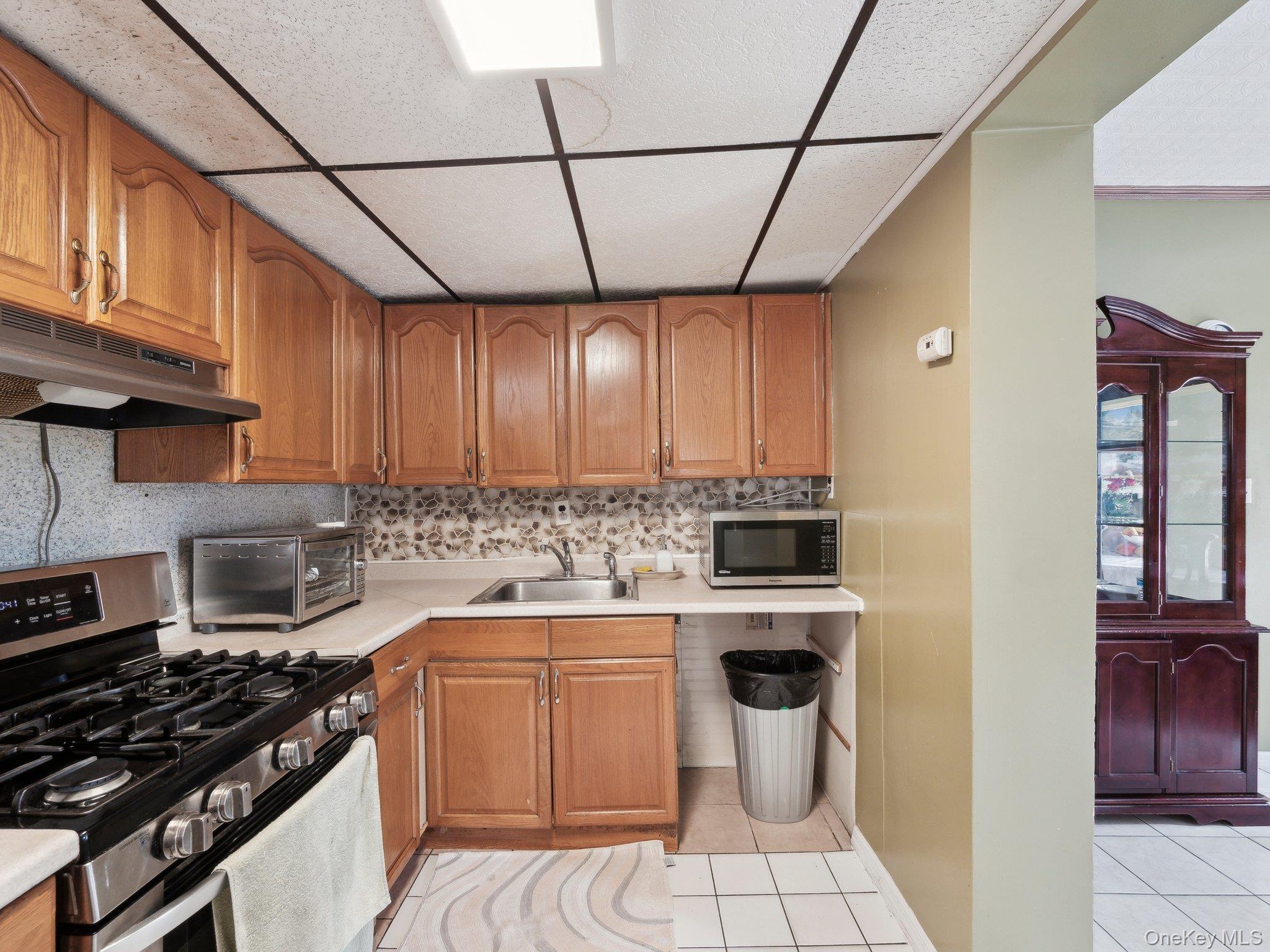 Single Family Taylor  Bronx, NY 10472, MLS-860064-14