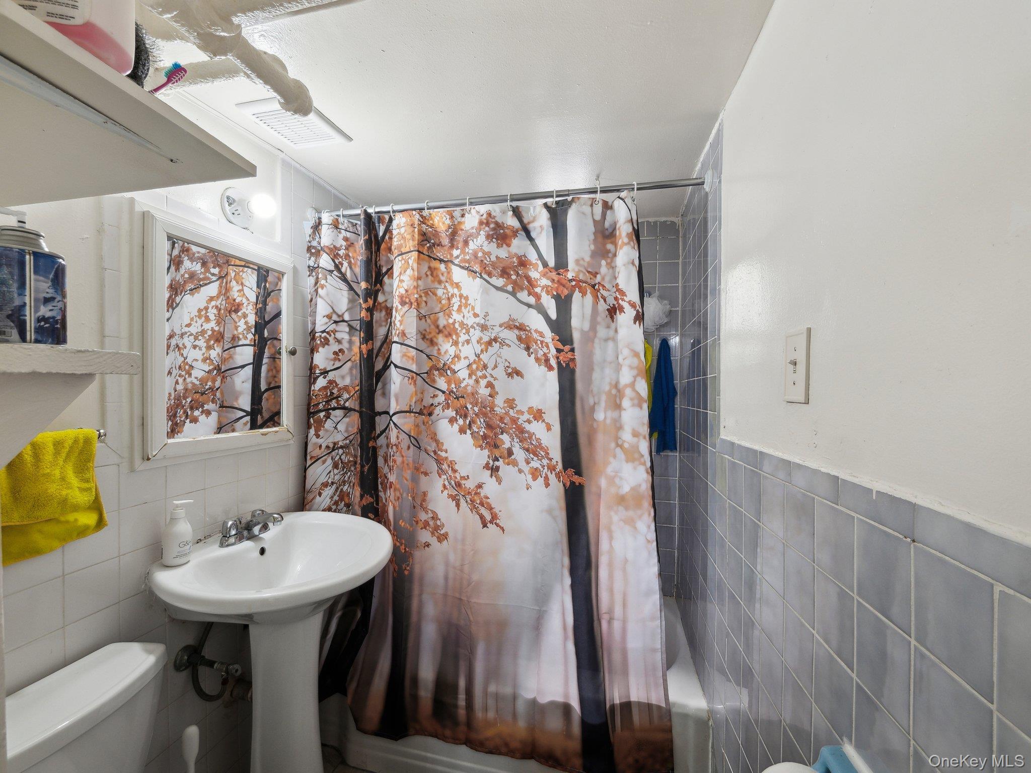 Single Family Taylor  Bronx, NY 10472, MLS-860064-17