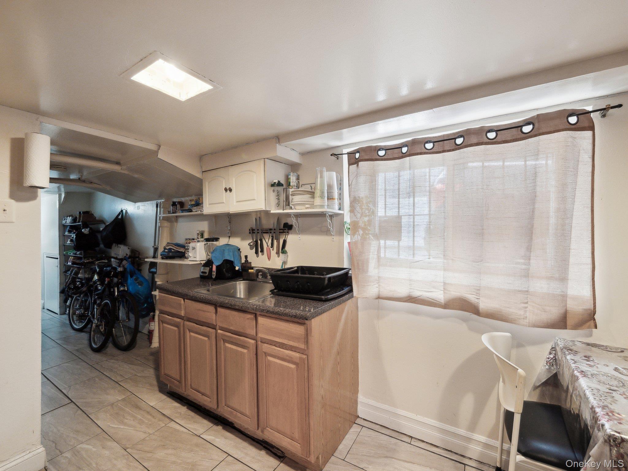 Single Family Taylor  Bronx, NY 10472, MLS-860064-21