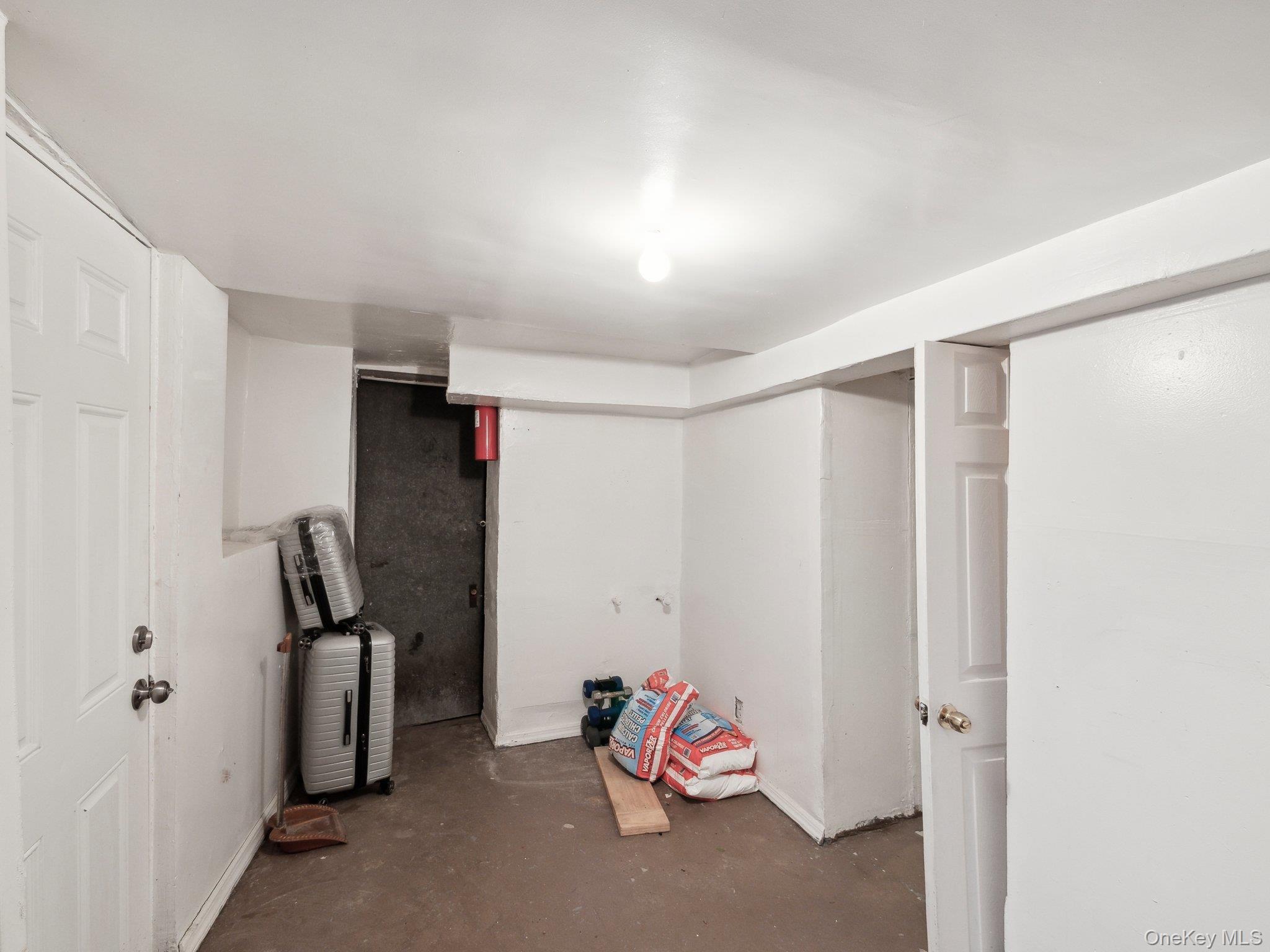 Single Family Taylor  Bronx, NY 10472, MLS-860064-23