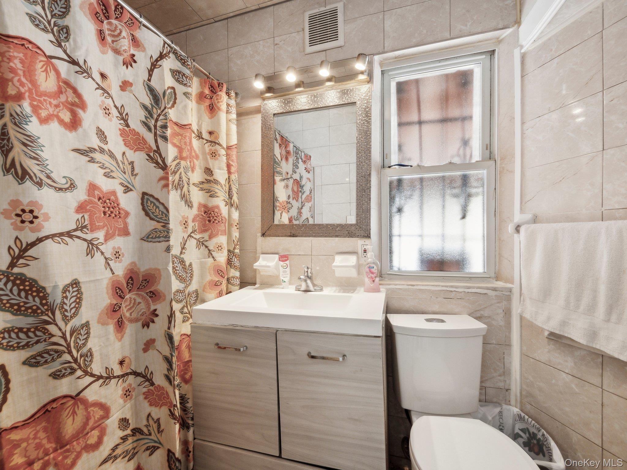 Single Family Taylor  Bronx, NY 10472, MLS-860064-31