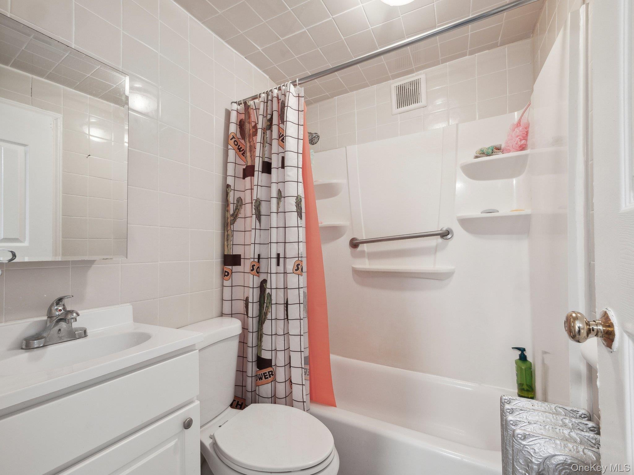 Single Family Taylor  Bronx, NY 10472, MLS-860064-32