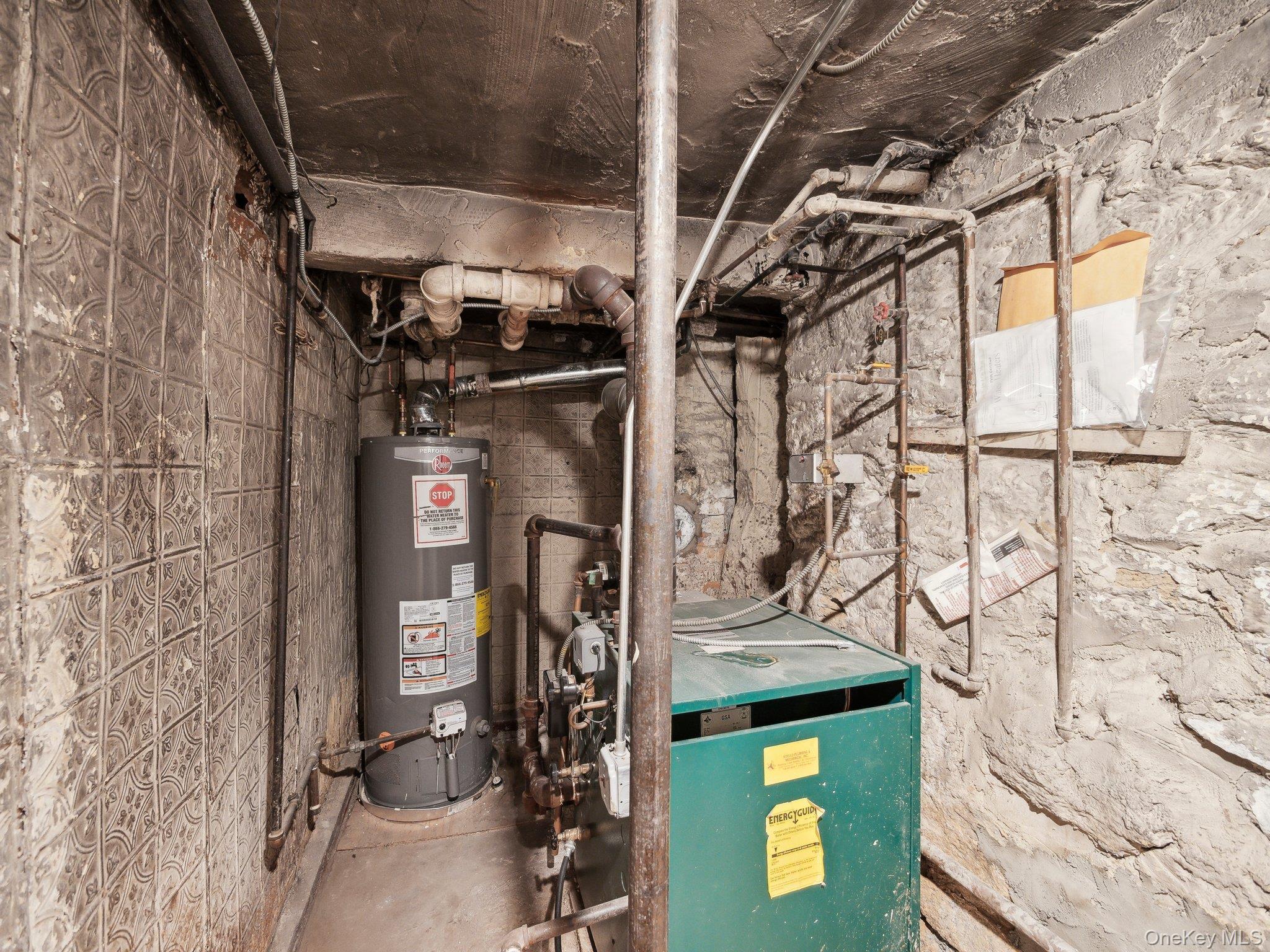 Single Family Taylor  Bronx, NY 10472, MLS-860064-44