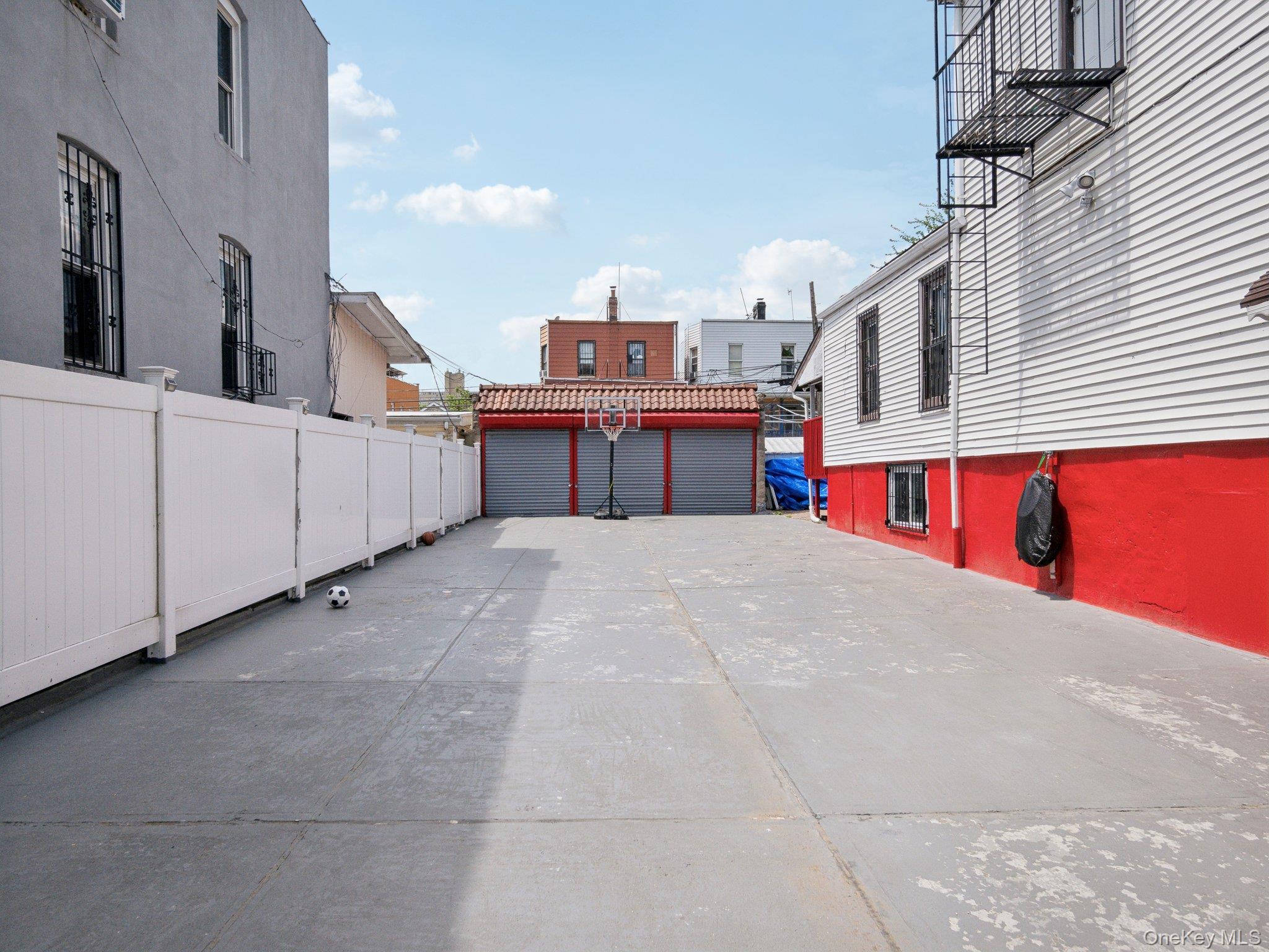 Single Family Taylor  Bronx, NY 10472, MLS-860064-45