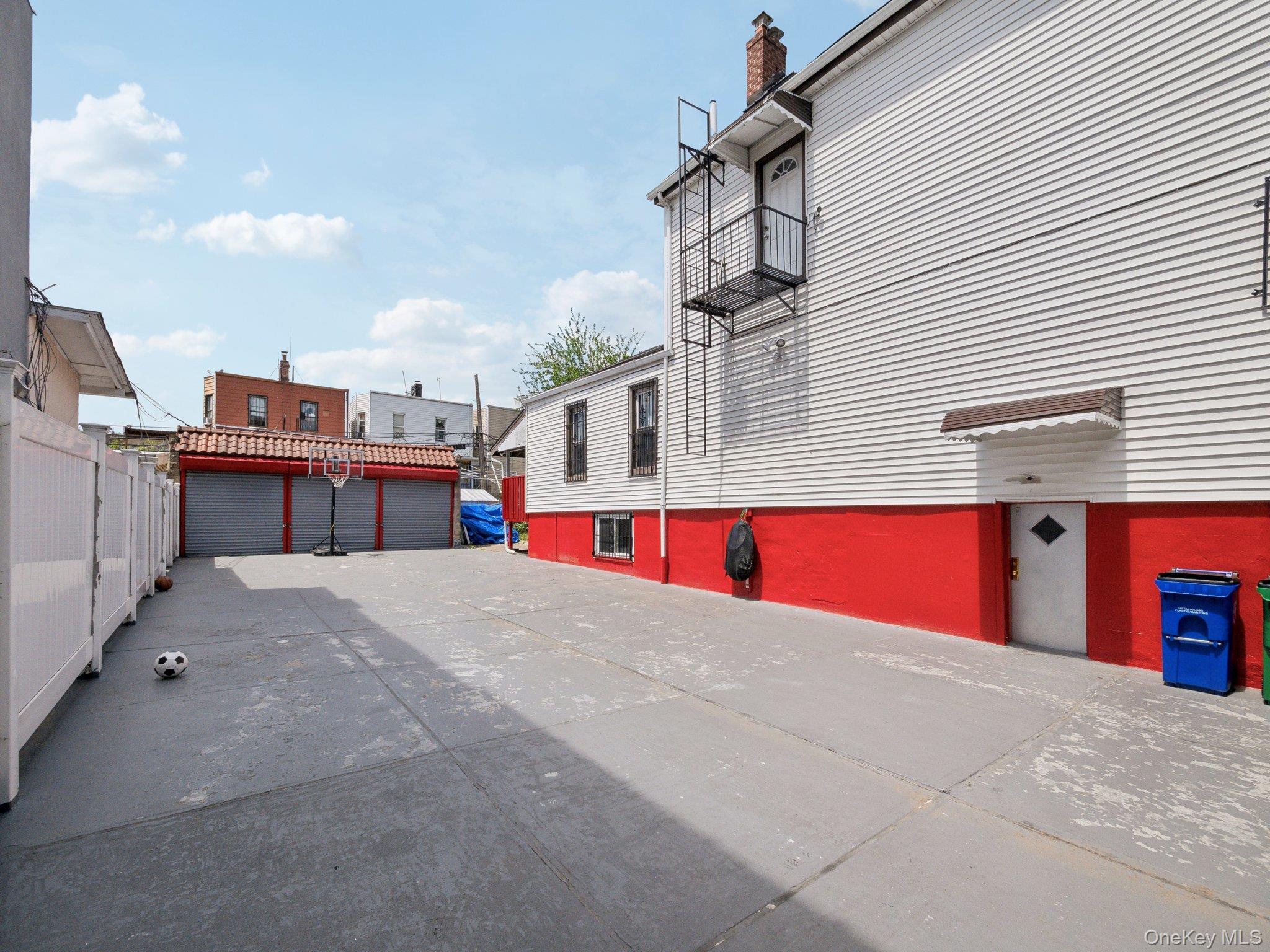 Single Family Taylor  Bronx, NY 10472, MLS-860064-46