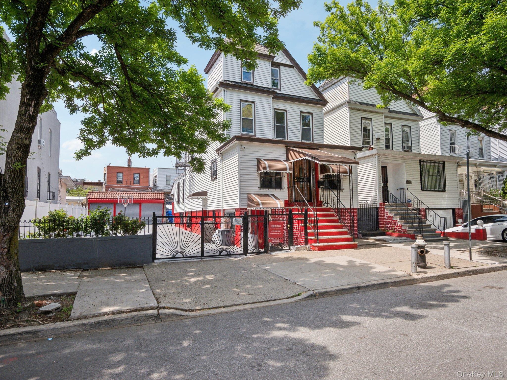 Single Family Taylor  Bronx, NY 10472, MLS-860064-5