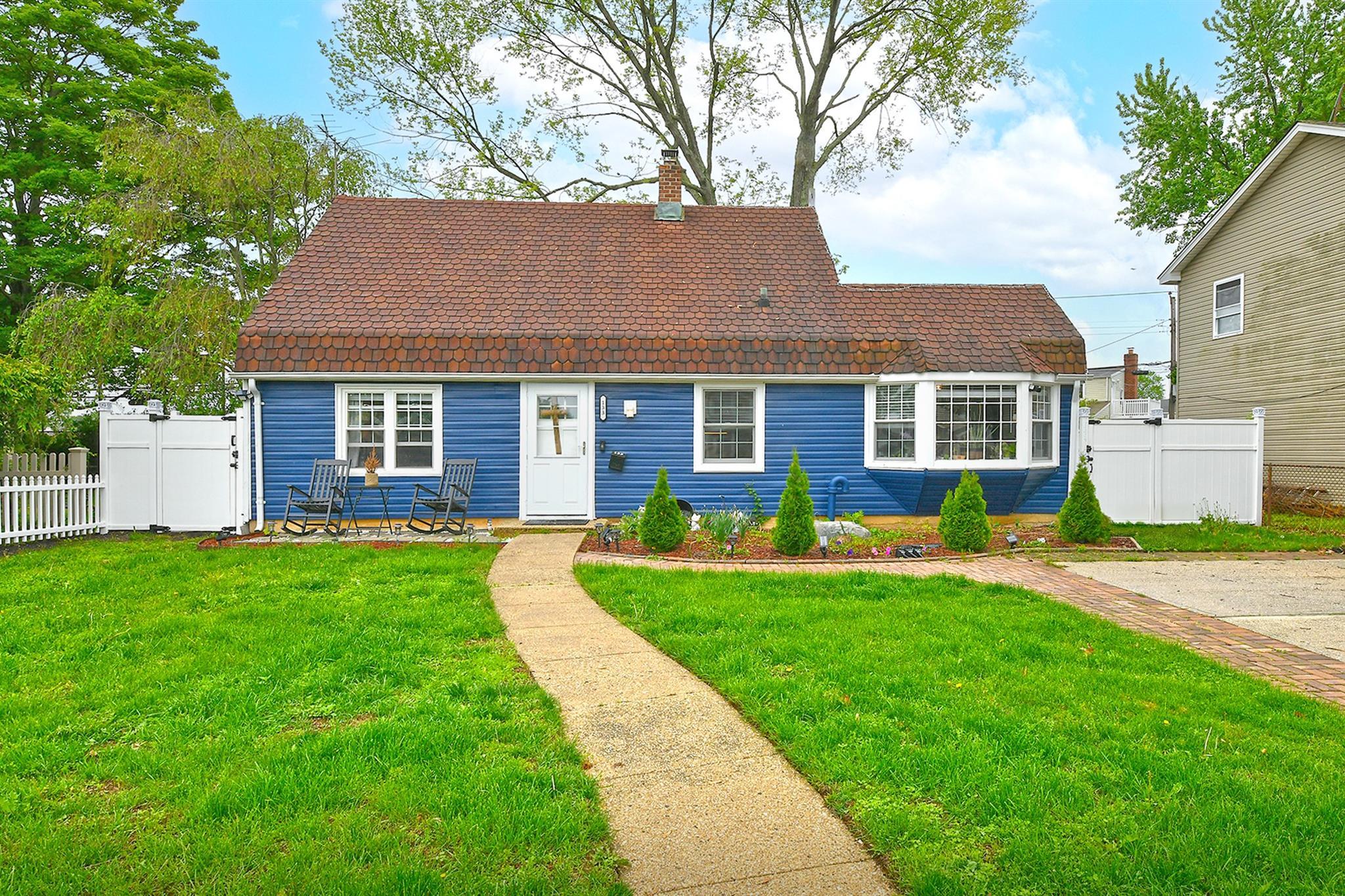 Single Family Spring  Nassau County, NY 11756, MLS-860067-2