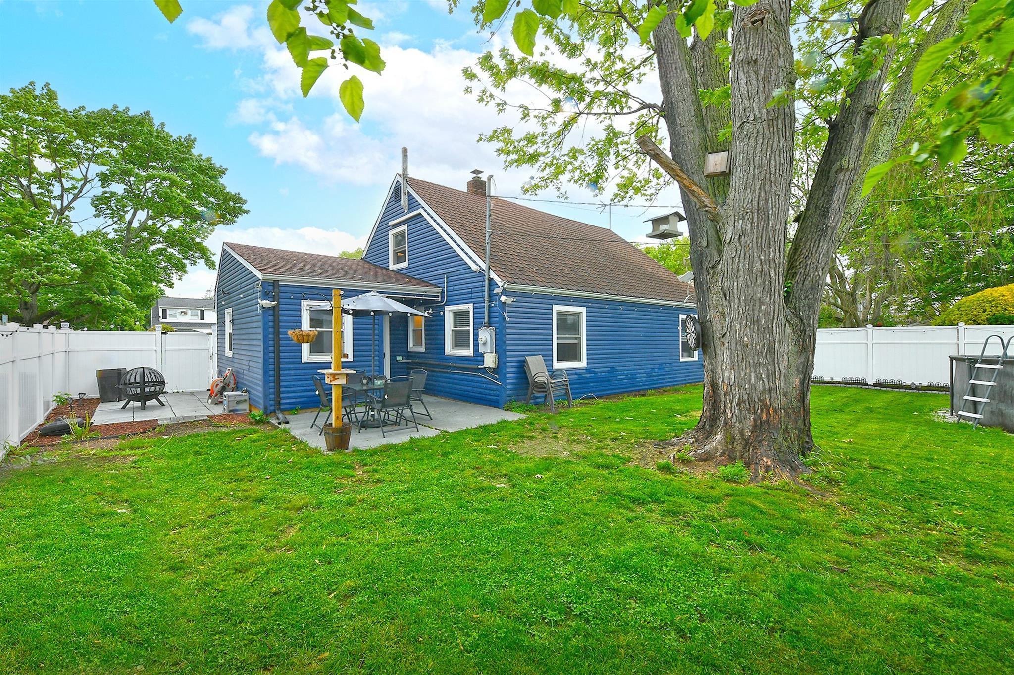 Single Family Spring  Nassau County, NY 11756, MLS-860067-25