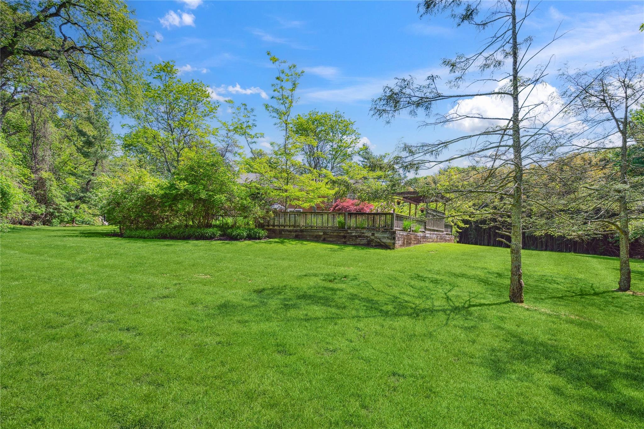 Single Family Briar  Suffolk County, NY 11747, MLS-860073-32