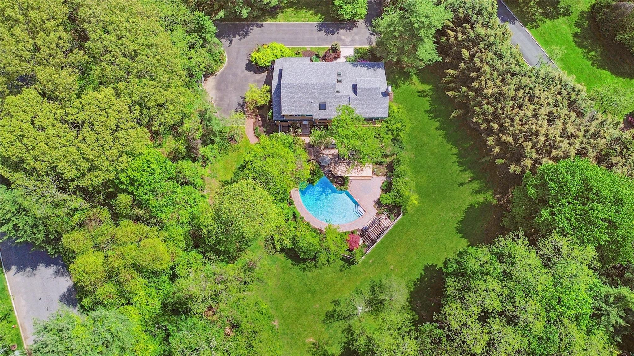 Single Family Briar  Suffolk County, NY 11747, MLS-860073-35