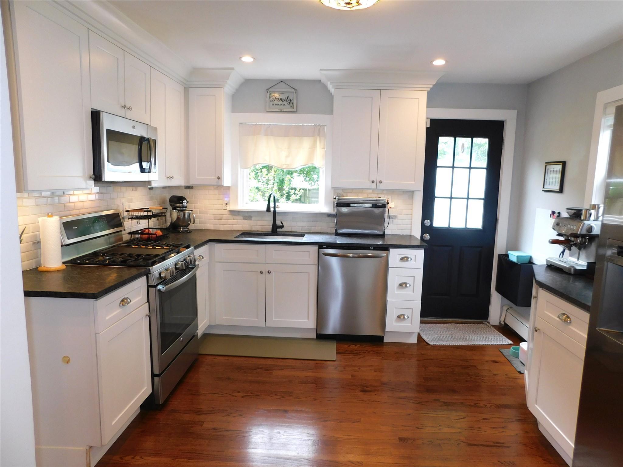 Single Family Irving Johnson  Suffolk County, NY 11731, MLS-860112-6