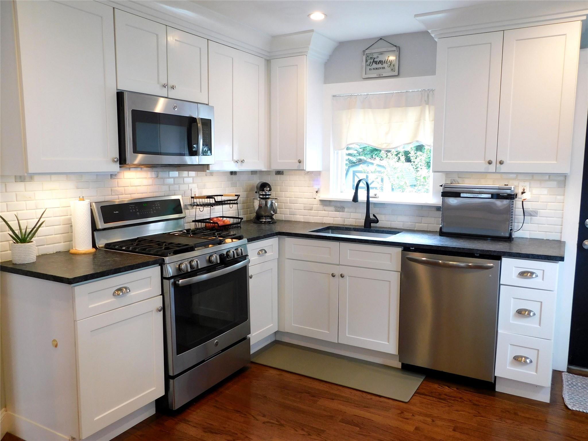 Single Family Irving Johnson  Suffolk County, NY 11731, MLS-860112-7