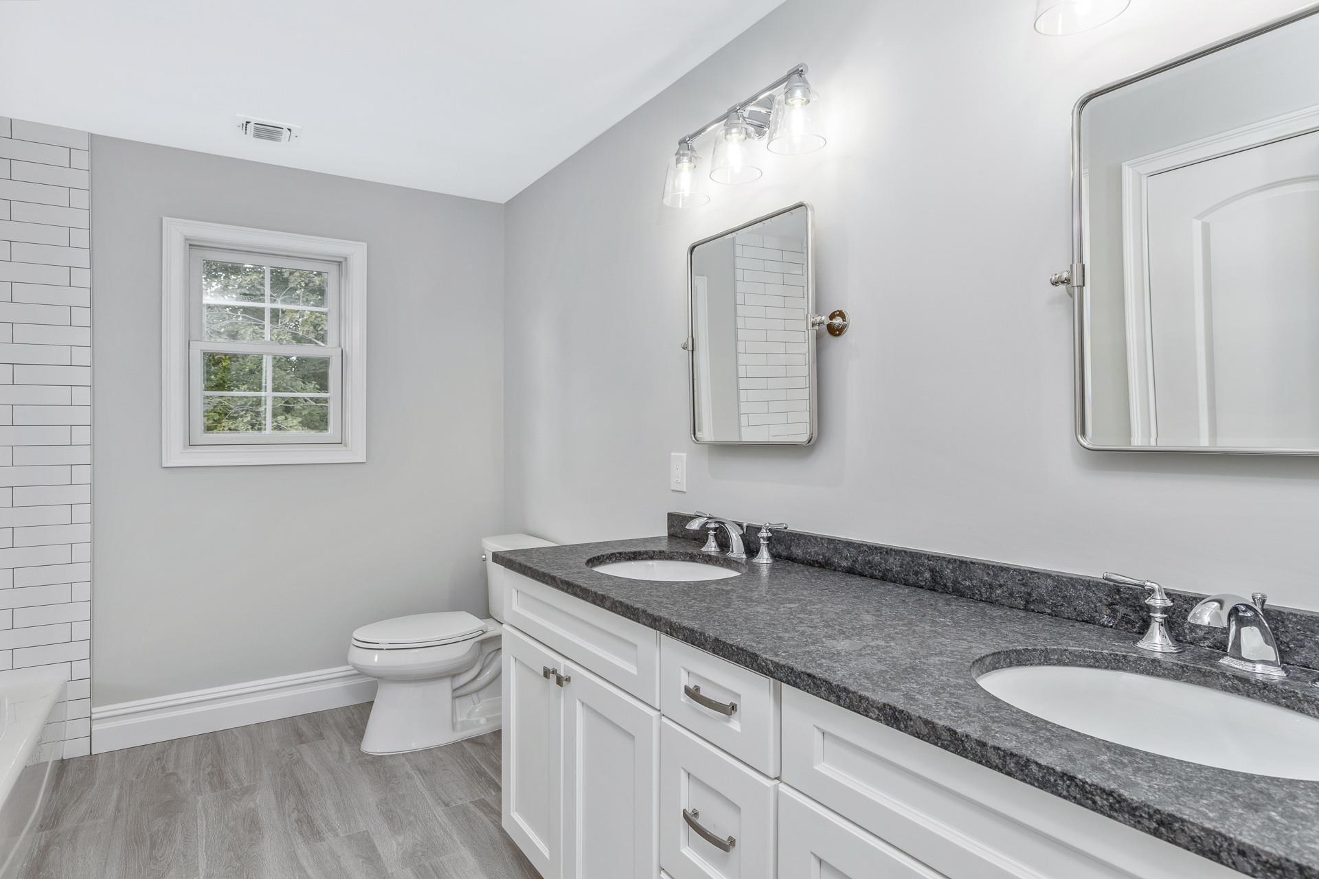 Single Family Townline  Suffolk County, NY 11725, MLS-860156-17