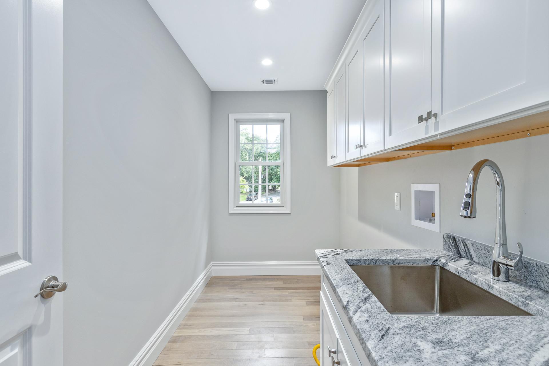 Single Family Townline  Suffolk County, NY 11725, MLS-860156-18