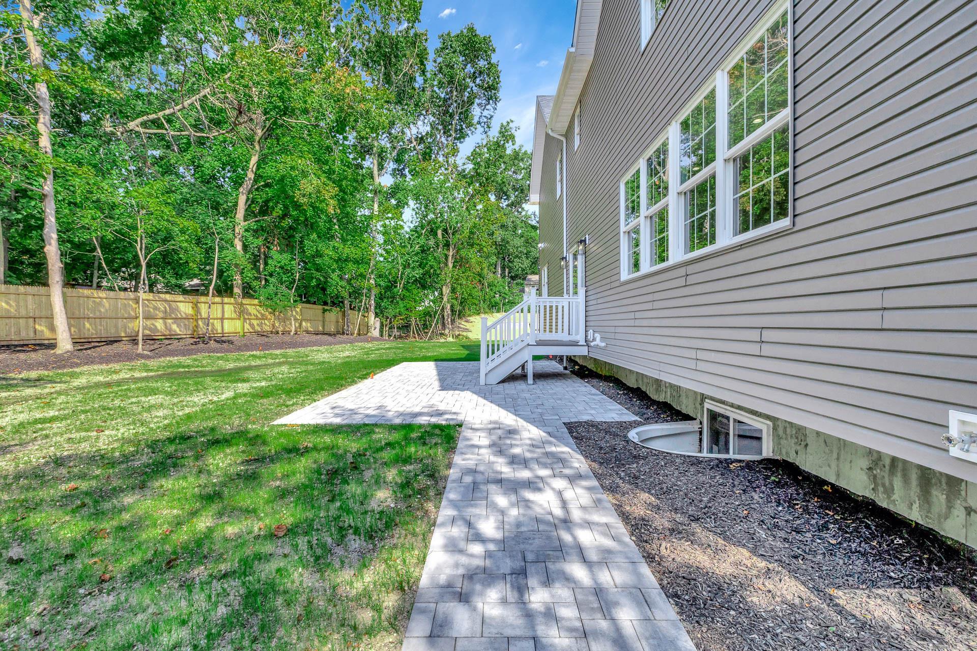 Single Family Townline  Suffolk County, NY 11725, MLS-860156-29