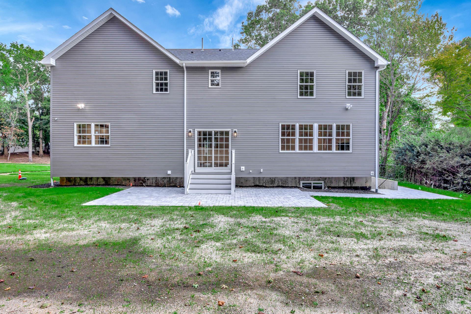 Single Family Townline  Suffolk County, NY 11725, MLS-860156-31