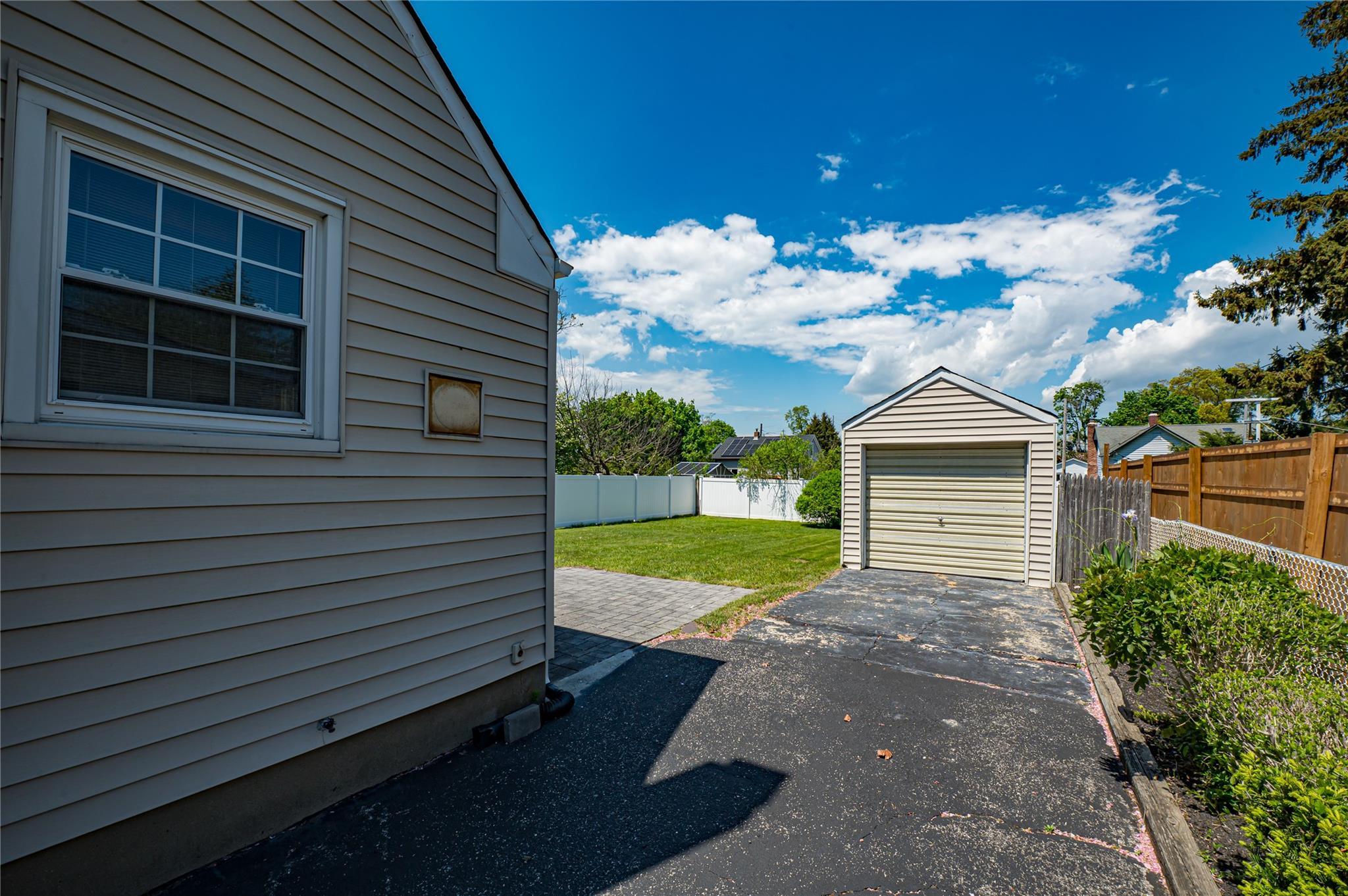Single Family Spruce  Suffolk County, NY 11751, MLS-860158-19