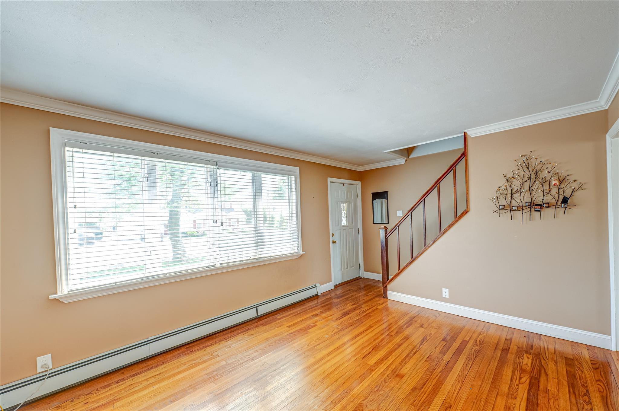 Single Family Spruce  Suffolk County, NY 11751, MLS-860158-4