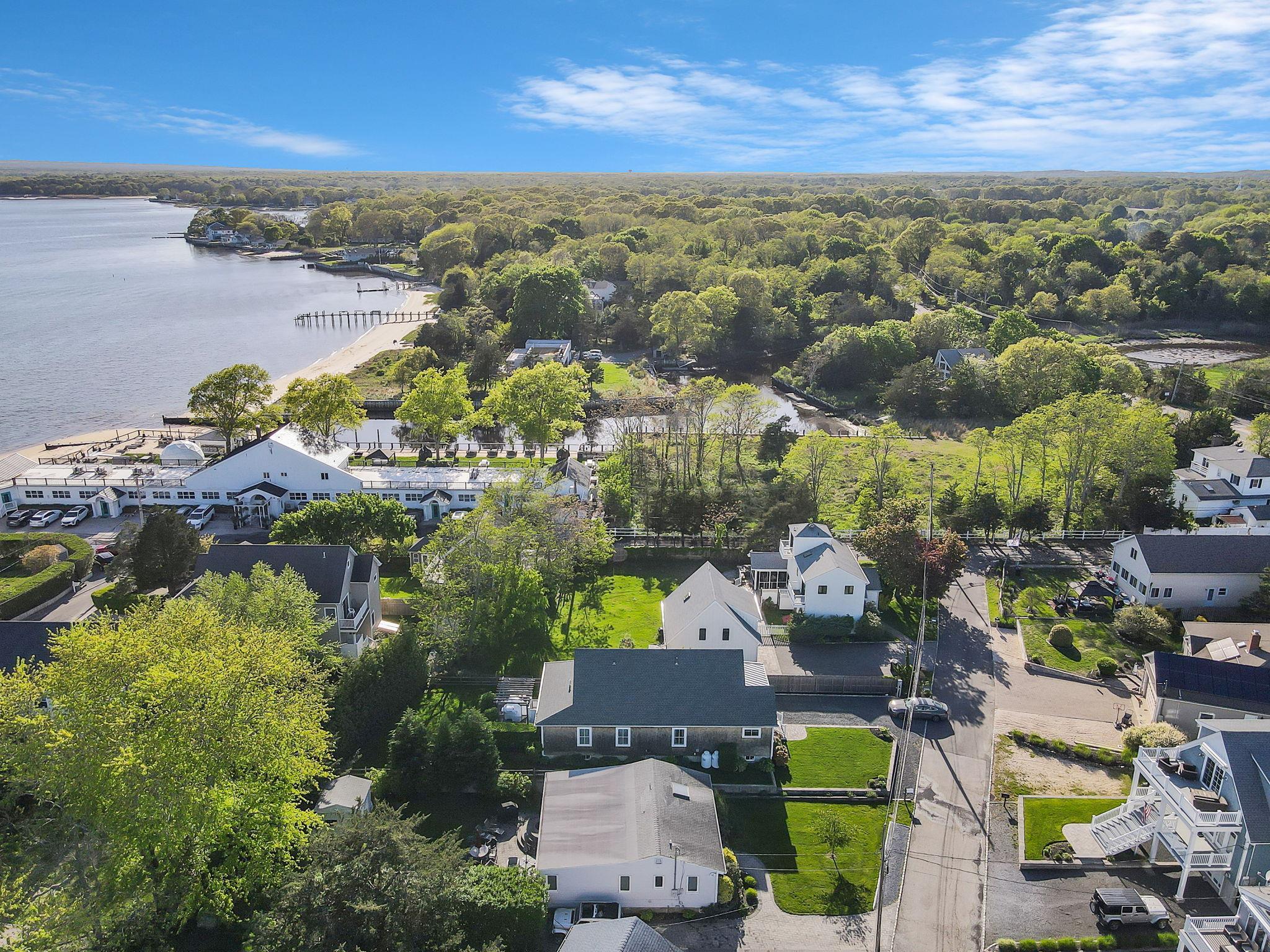 Single Family Willow  Suffolk County, NY 11901, MLS-860161-37