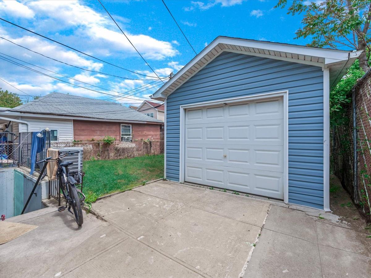 Single Family 111th  Queens, NY 11420, MLS-860166-25