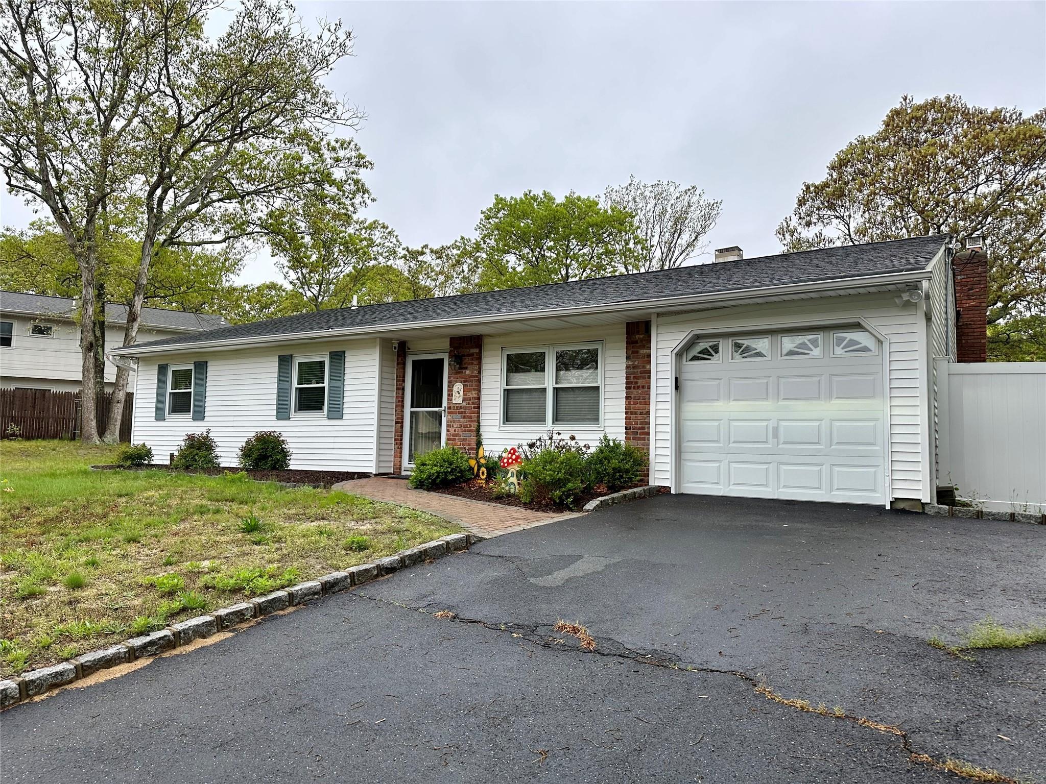 Single Family Hawkins  Suffolk County, NY 11727, MLS-860198-23