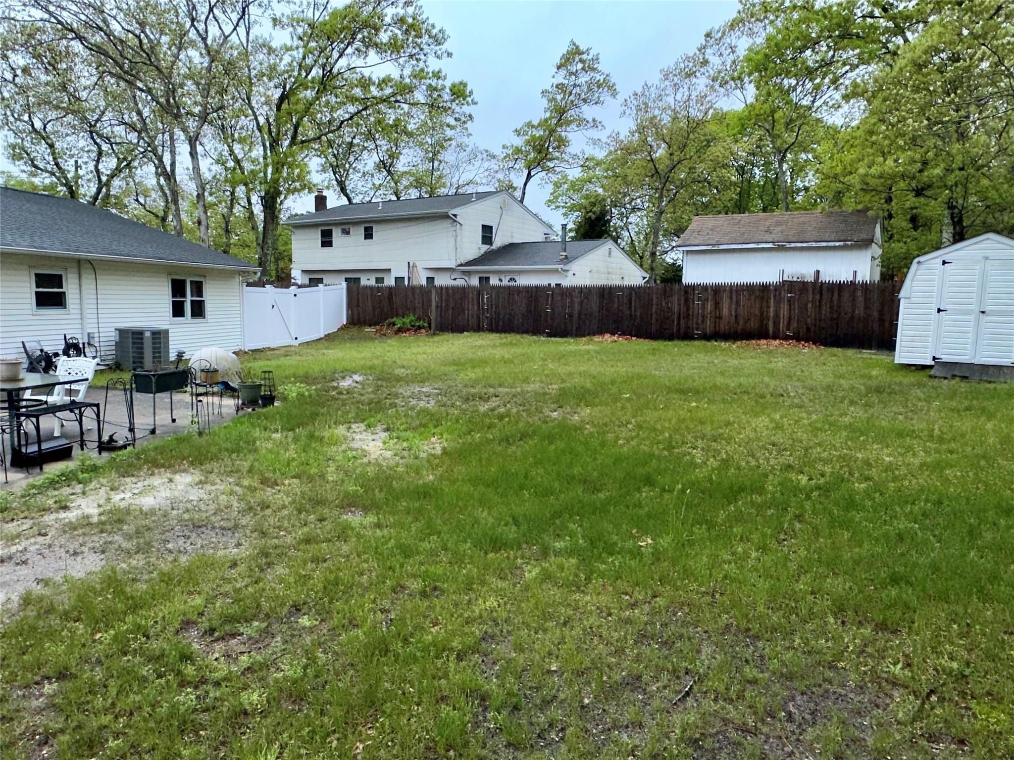 Single Family Hawkins  Suffolk County, NY 11727, MLS-860198-25