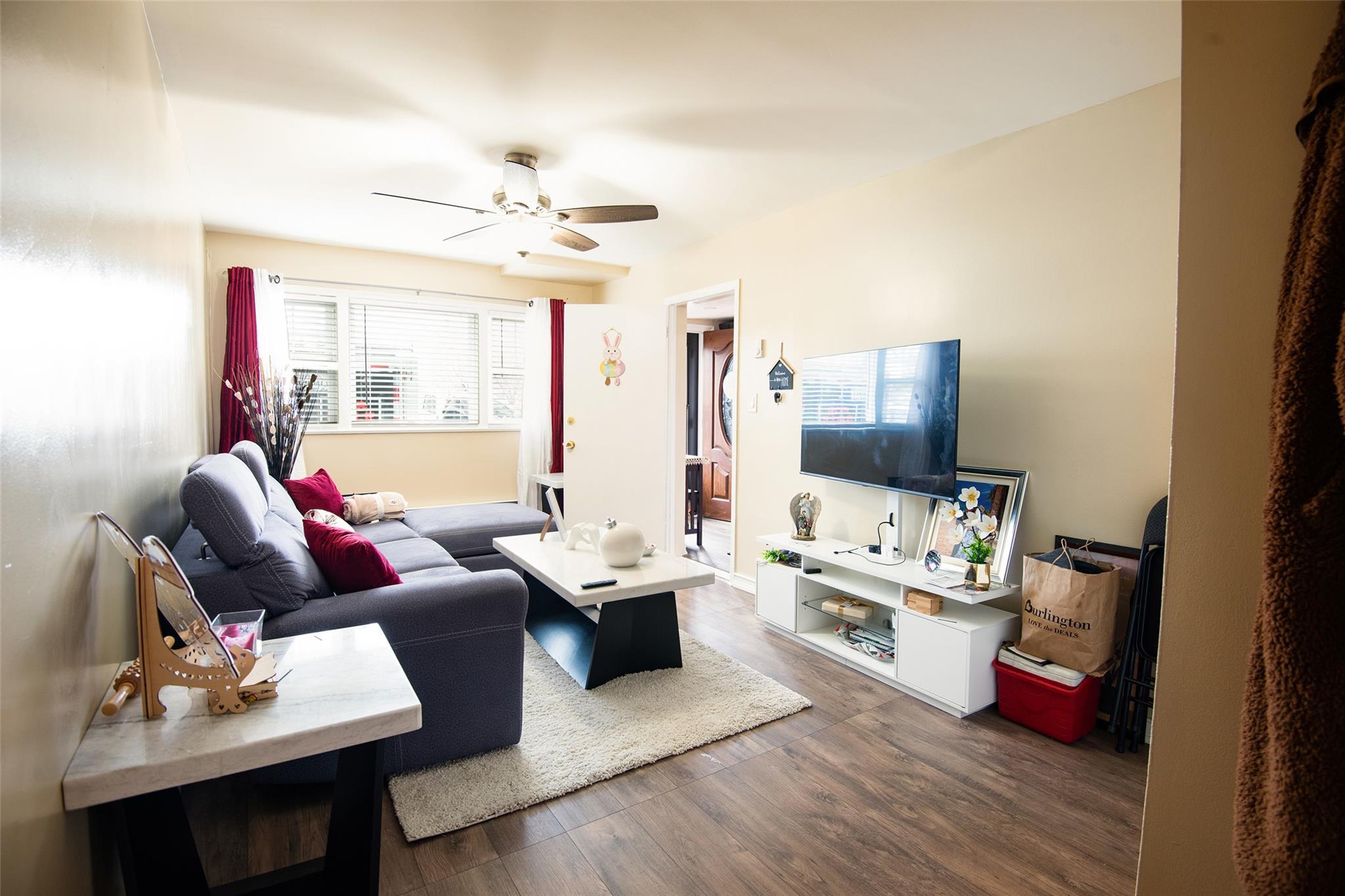 Single Family Hollywood  Bronx, NY 10465, MLS-860215-19