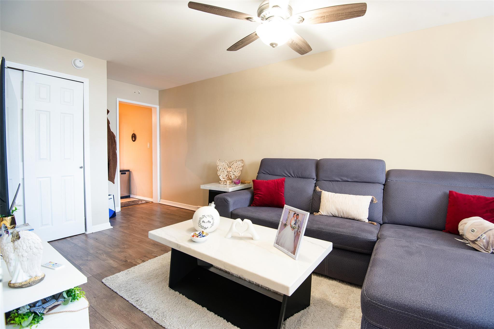 Single Family Hollywood  Bronx, NY 10465, MLS-860215-20