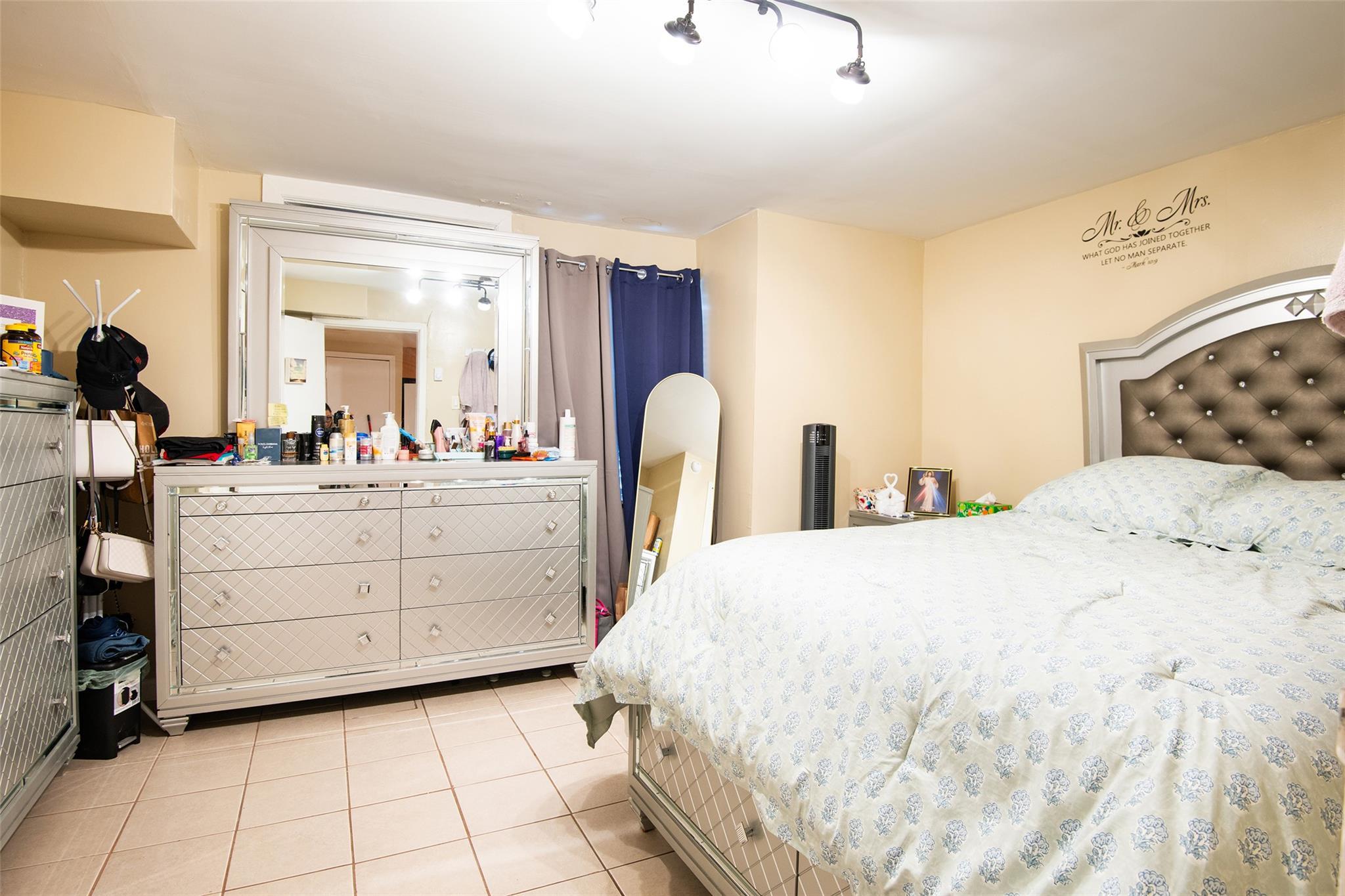 Single Family Hollywood  Bronx, NY 10465, MLS-860215-25