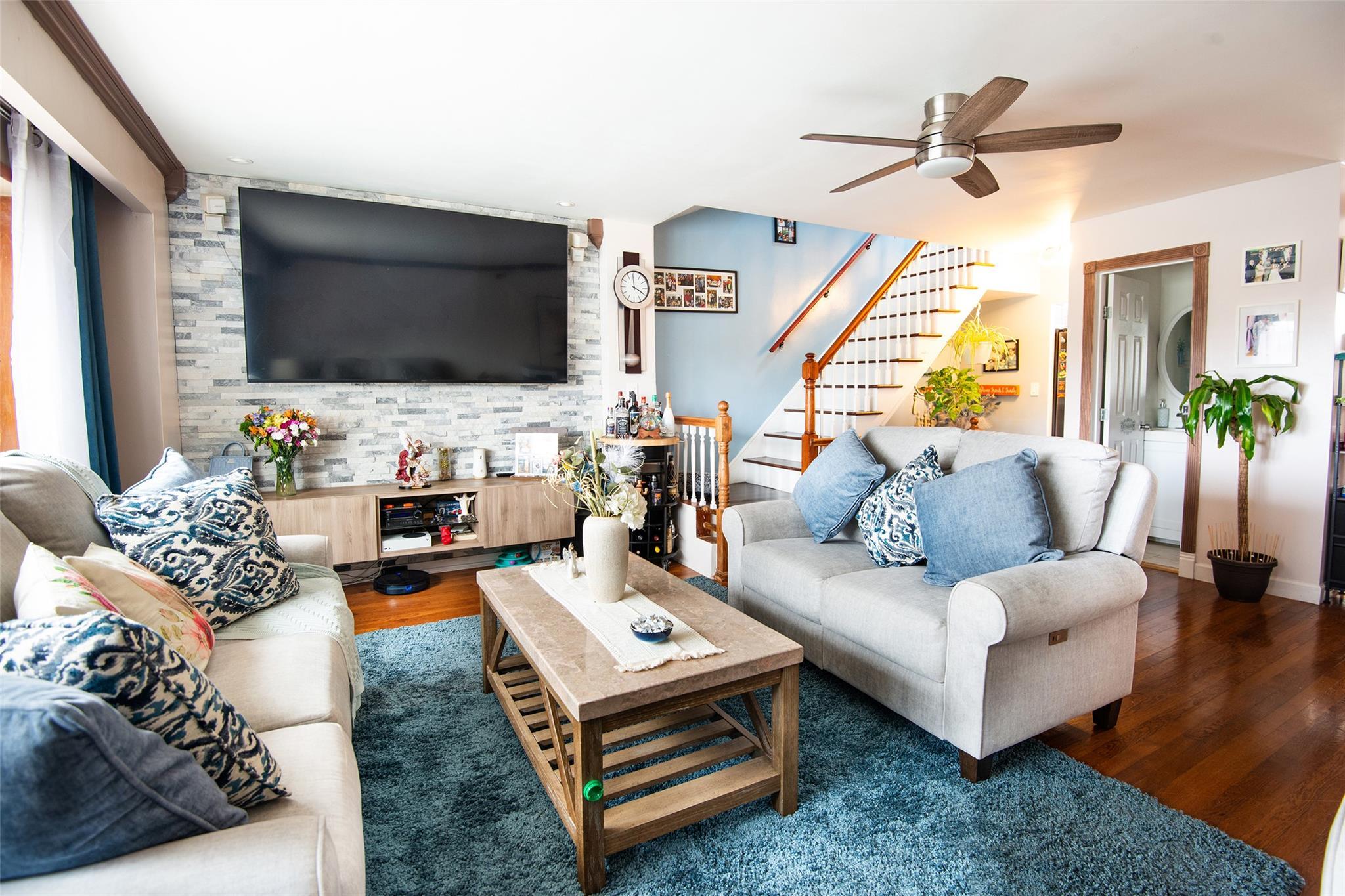 Single Family Hollywood  Bronx, NY 10465, MLS-860215-4