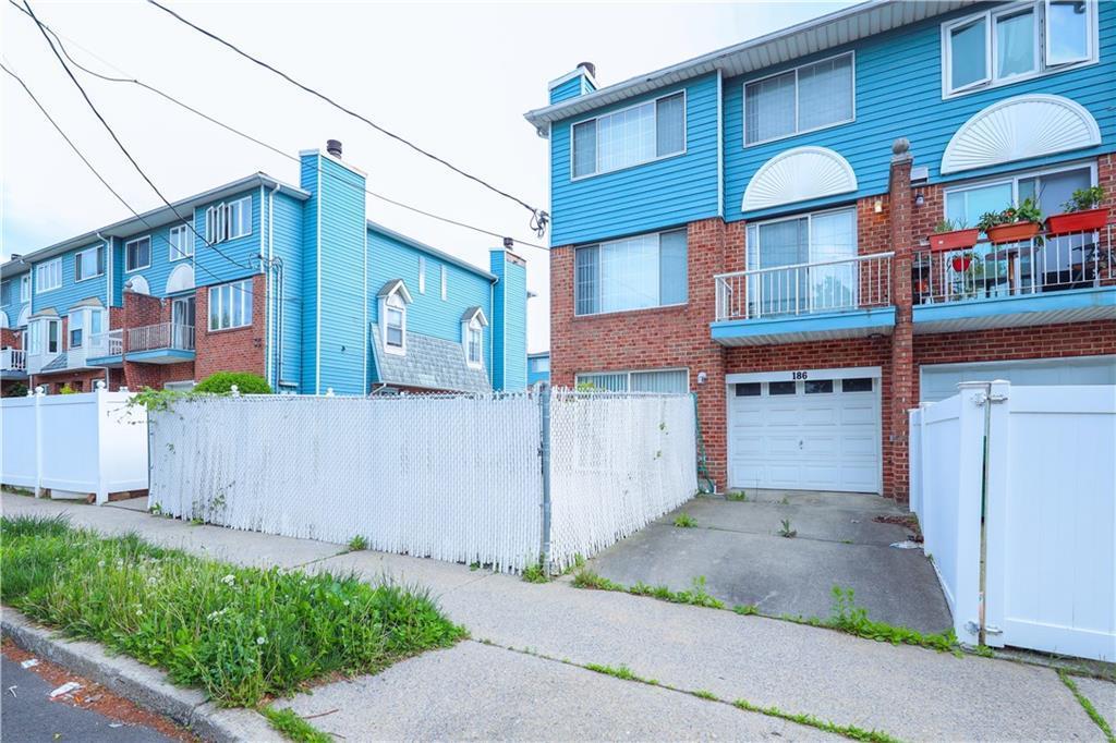Single Family Monahan  Staten Island, NY 10314, MLS-860217-4