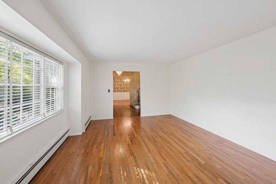 Single Family Oak Hill  Suffolk County, NY 11754, MLS-860225-11