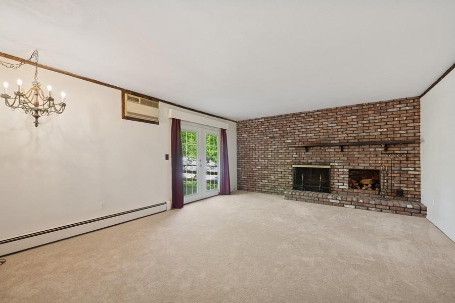 Single Family Oak Hill  Suffolk County, NY 11754, MLS-860225-19