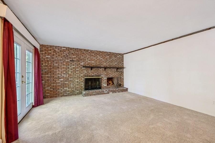 Single Family Oak Hill  Suffolk County, NY 11754, MLS-860225-20