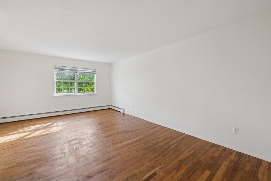 Single Family Oak Hill  Suffolk County, NY 11754, MLS-860225-22
